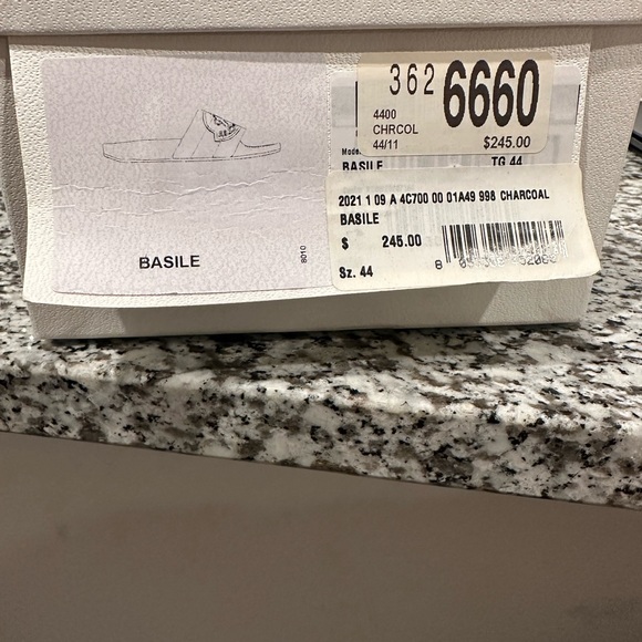 Moncler Basile slides - Picture 2 of 2